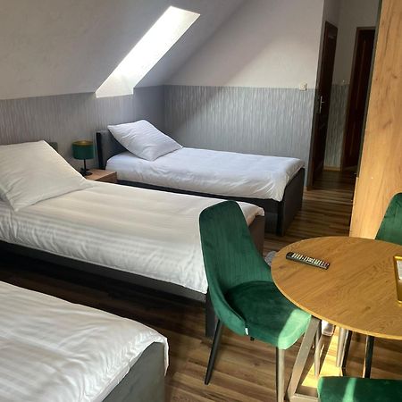 Kamienica Hotel Sulecin Bagian luar foto
