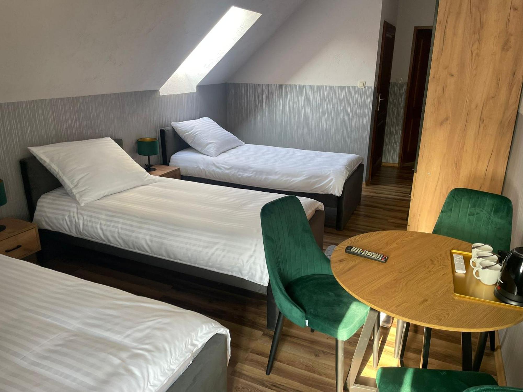 Kamienica Hotel Sulecin Bagian luar foto
