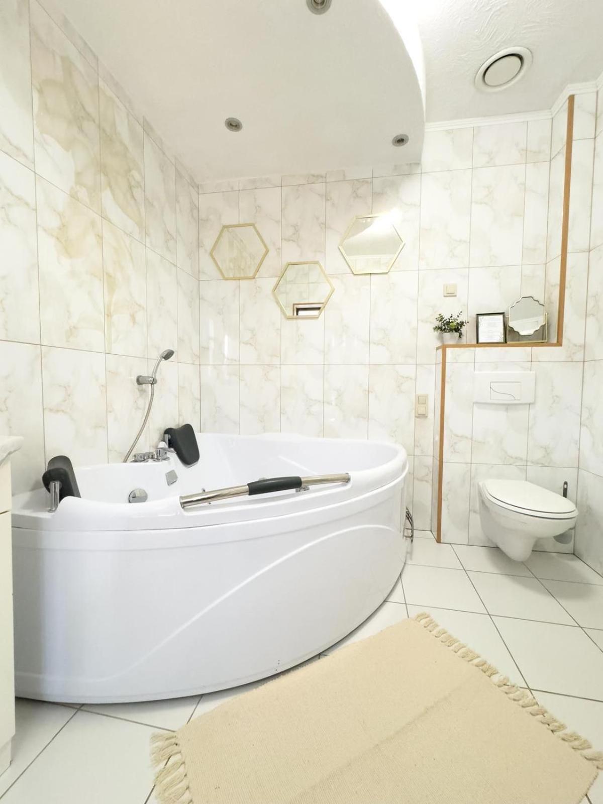Kamienica Hotel Sulecin Bagian luar foto
