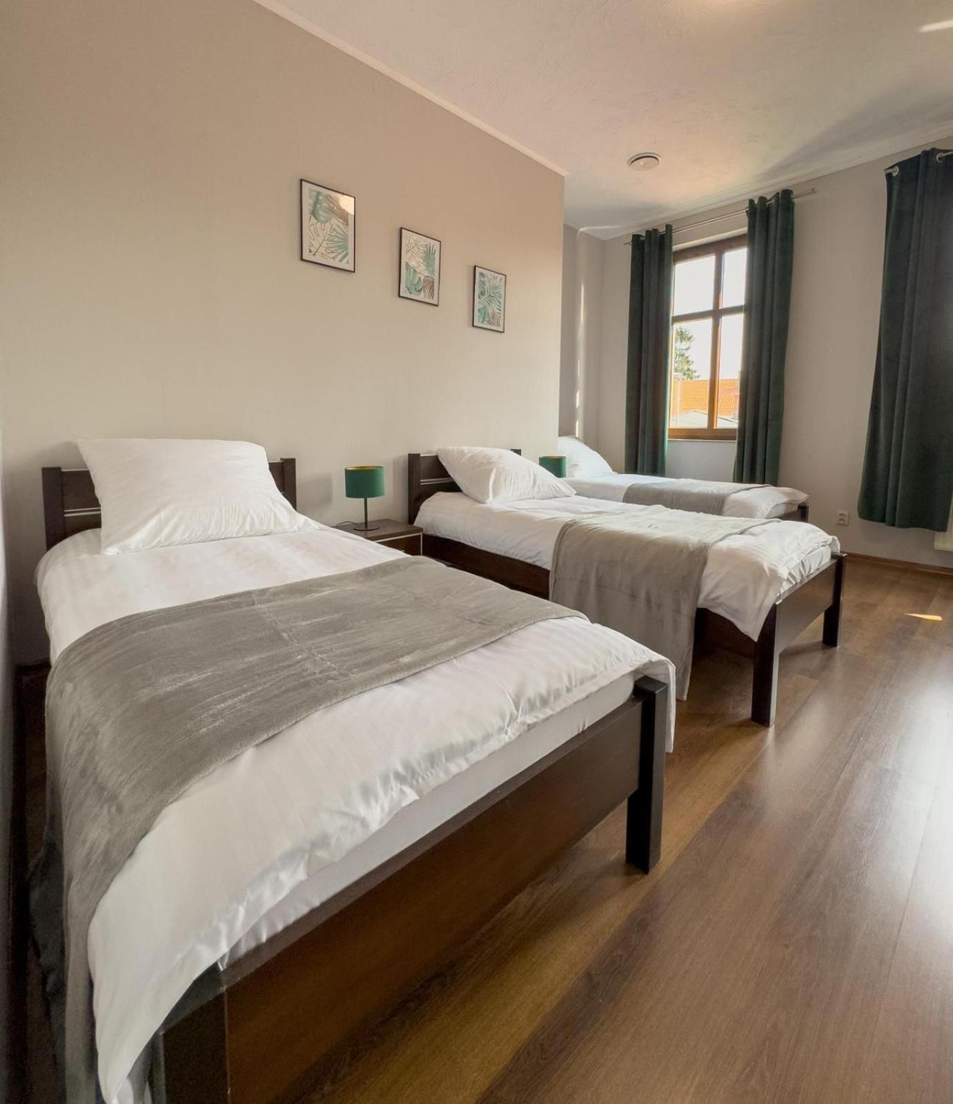 Kamienica Hotel Sulecin Bagian luar foto